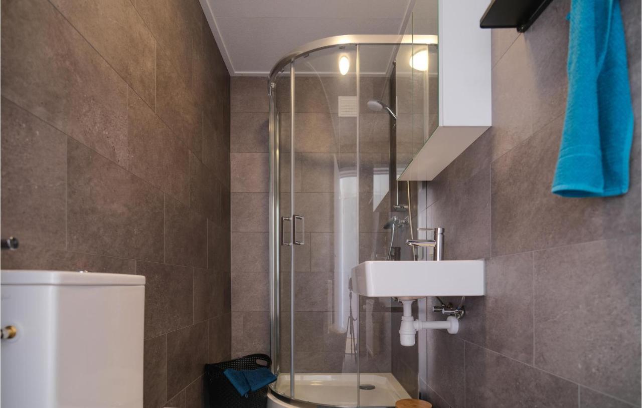 Nice Home In Heinkenszand With Sauna Buitenkant foto