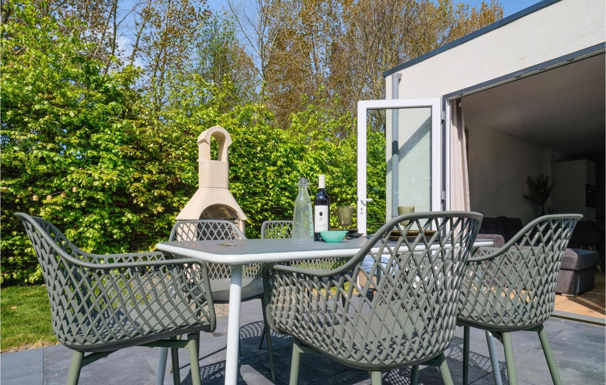 Nice Home In Heinkenszand With Sauna Buitenkant foto